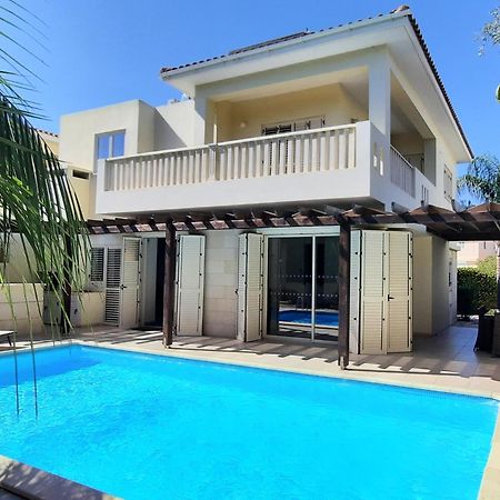 Villa Larnaca Bay Resort Вороклини Екстериор снимка
