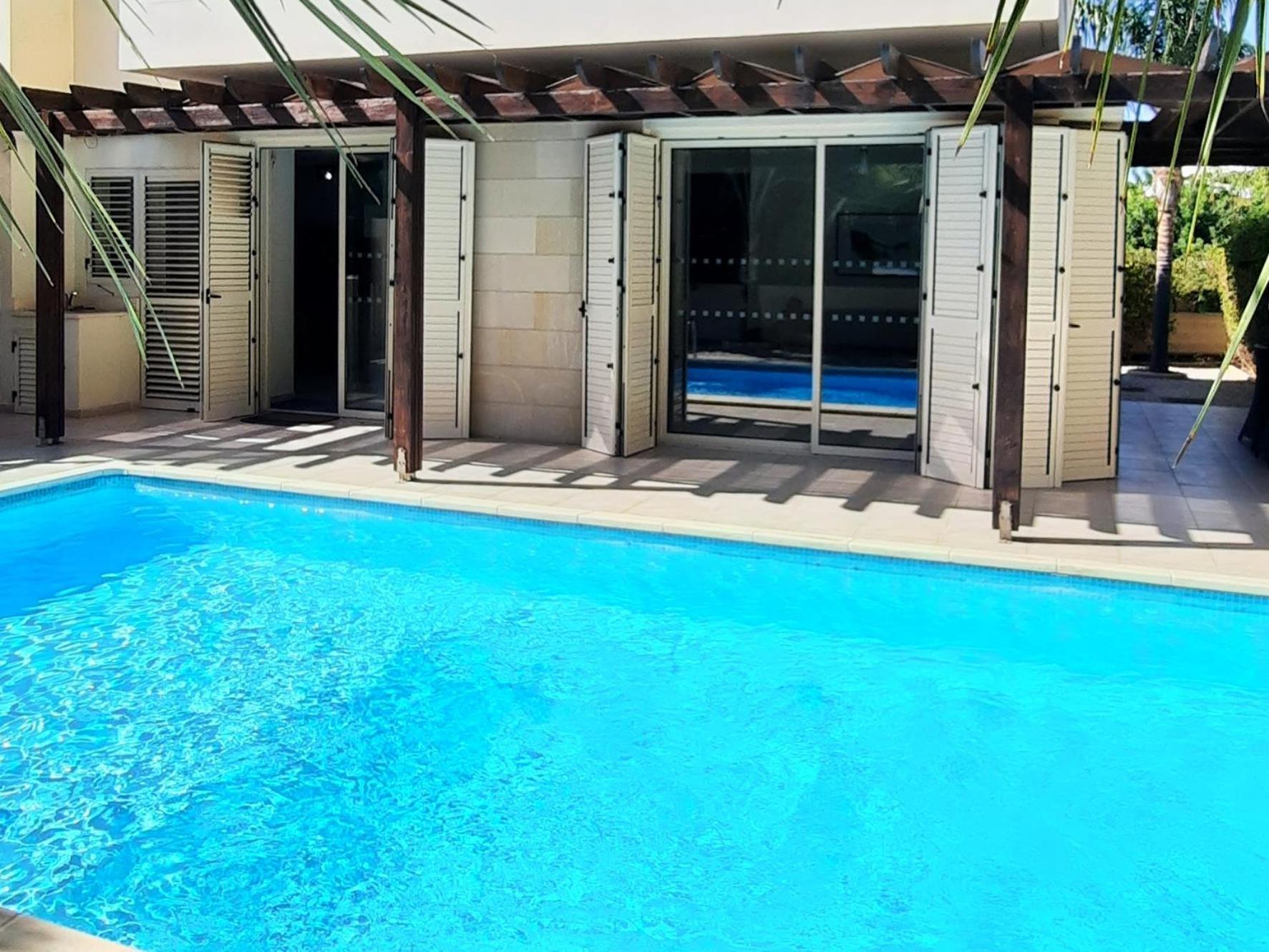 Villa Larnaca Bay Resort Вороклини Екстериор снимка