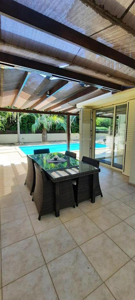 Villa Larnaca Bay Resort Вороклини Екстериор снимка